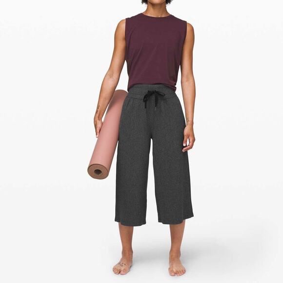 LULULEMON Retreat Yourself Wide Leg Crop Pants Heathered Core Dark Gray 4 - Picture 1 of 11